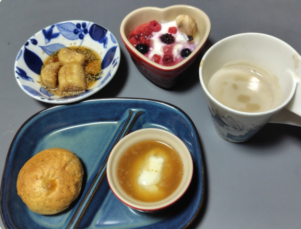 chokenko1's tweet photo. 今朝🥣🌅は509kcal。

昨日の🏊

・Fr300m 
・キックIM200m
・IM プル100m✕2、スイム100m✕2

昨日はお友達と3人で🏊

一通り泳いだらターン、ドリルなどお互いに見ながら練習。みんなでやるの、楽しい😍😍

#カロママ　#ダイエット　#水泳 https://t.co/n7zBijcvMV