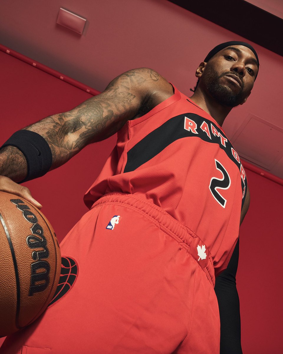 Raptors's tweet photo. KLAW BACK IN THE NORTH. 🇨🇦 https://t.co/a2SkcUWBdH