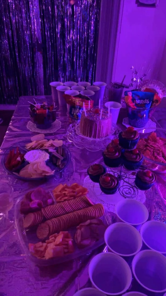 707acts's tweet photo. ¡Comienza la fiesta de apertura! 

Para celebrar, hemos preparado un pequeño banquete para todos nuestros residentes, incluyendo deliciosas opciones veganas.

No olvides publicar tu outfit, etiquetarnos y saludar a tus nuevos vecinos en #707PARTY. https://t.co/93dwSQV1Rv