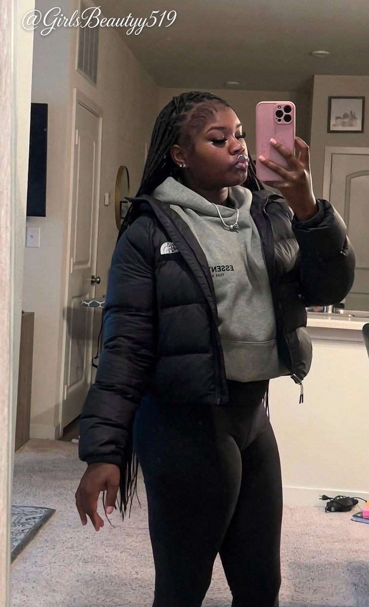 GirlsBeautyy519's tweet photo. i'm ready for bussdowns, boots, beanies, hoodies &amp; leggings 😩 https://t.co/Kb5KRlJigT