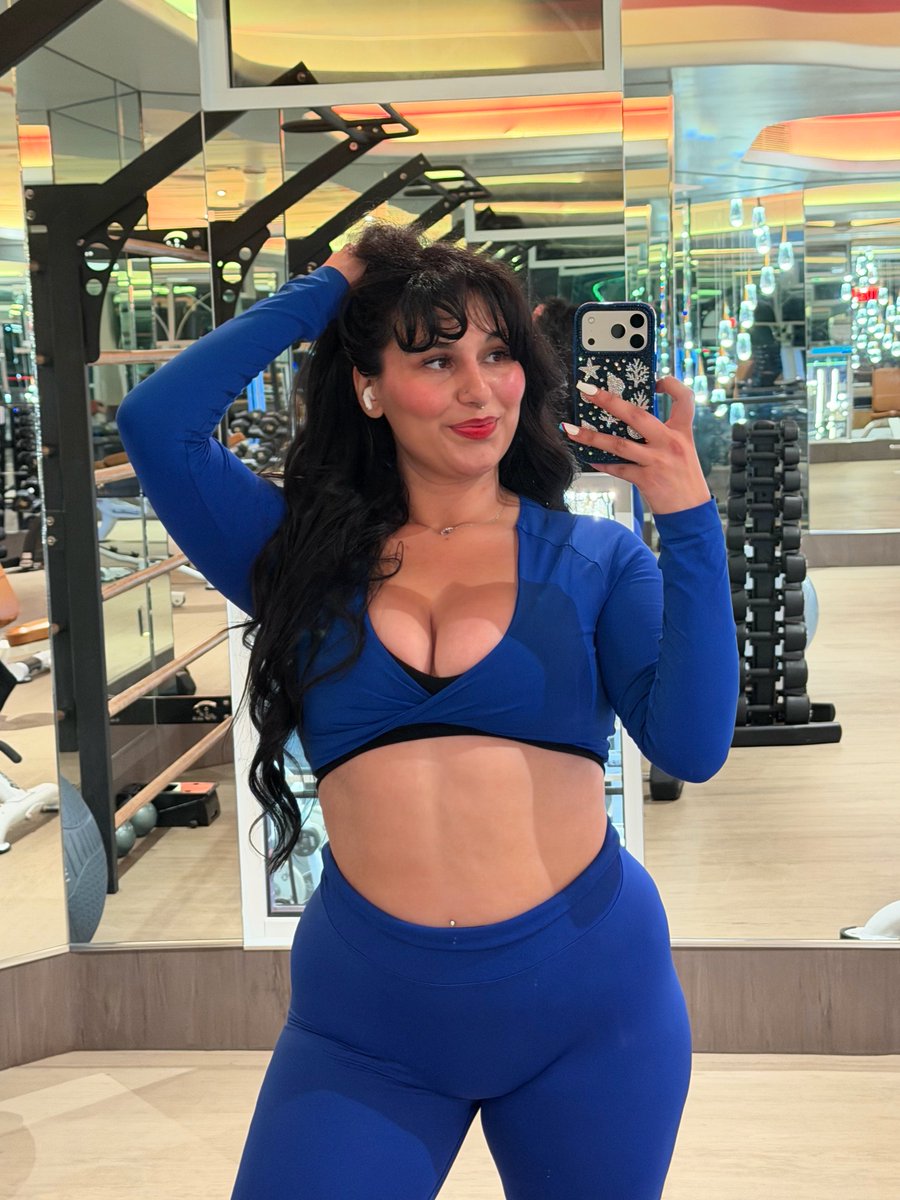 naduhlycabral's tweet photo. getting a little more fit lately 🙃 https://t.co/wQLxm2AwX6