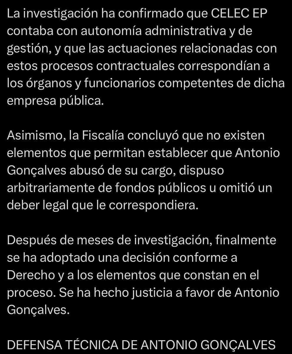 ecuainm_oficial's tweet photo. ‼️#URGENTE
La defensa técnica del exministro de Energía Antonio Goncalves informó que la Fiscalía emitió un dictamen abstentivo a su favor dentro del caso Apagón-Progen, al concluir que no existen elementos para atribuirle responsabilidad penal. La defensa sostuvo que Goncalves no tenía competencia sobre la contratación de Progen en Celec EP, no administró los contratos ni autorizó pagos. También señaló que la Fiscalía no encontró elementos para establecer que abusó de su cargo, dispuso arbitrariamente de fondos públicos u omitió un deber legal.
EN