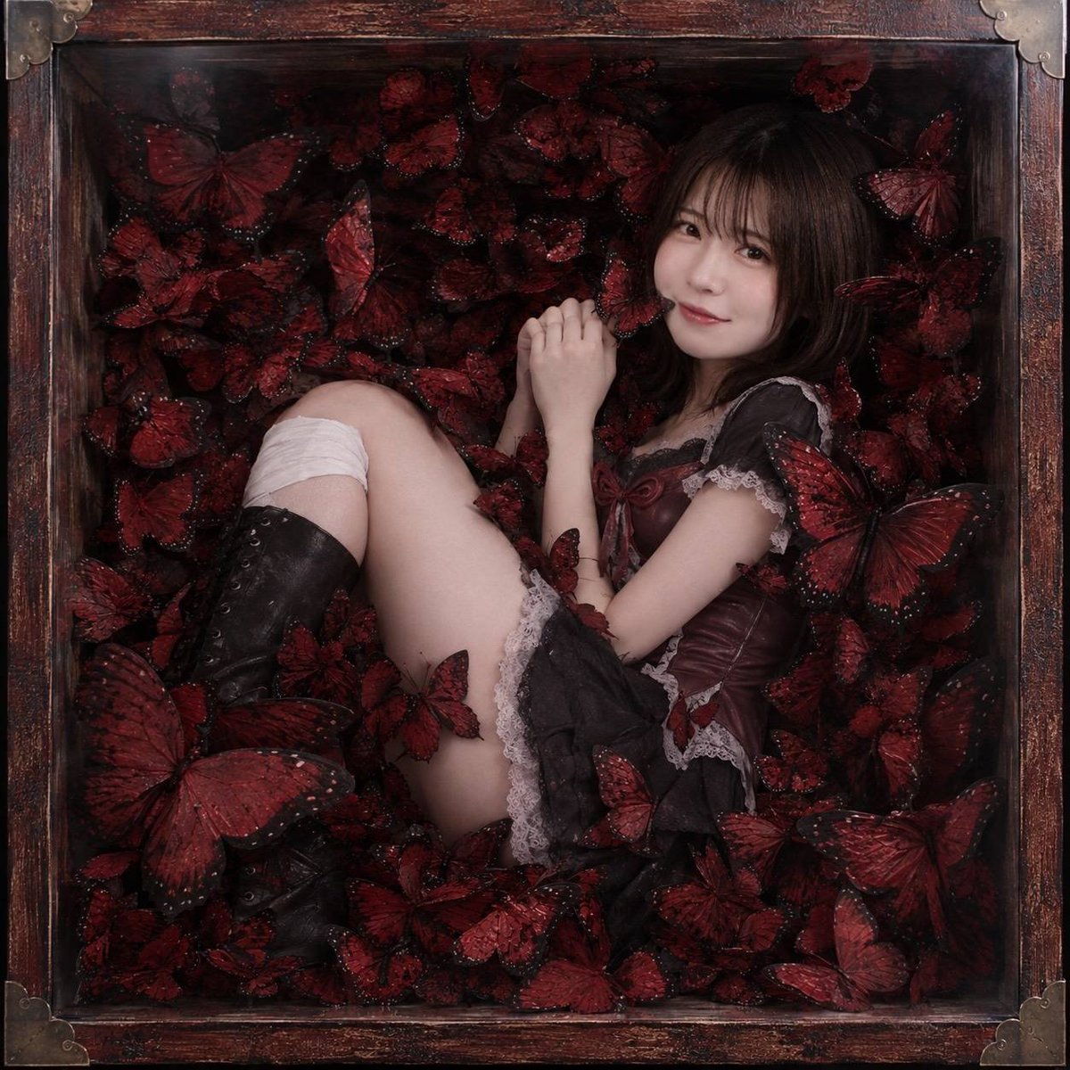 ub313eris's tweet photo. 娘と紅い蝶のコスプレしてみました🦋⋆͛

AI加工なんですがね😏︎ https://t.co/pdZXYRUEUl