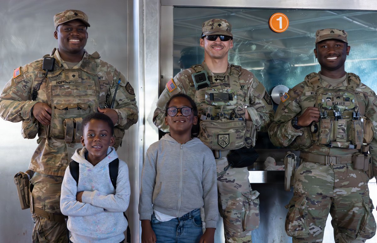 DCGuard1802's tweet photo. Every interaction matters—because community trust is an essential part of public safety. @GeorgiaGuard https://t.co/8Jyag9NCaq