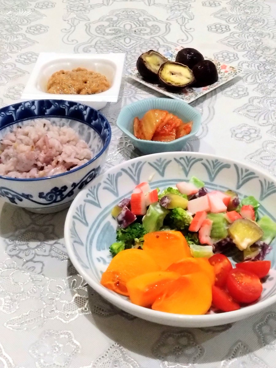 JJ9014meal's tweet photo. 🌙夜ご飯🌙
いろいろサラダと納豆キムチ

#おうちごはん https://t.co/W4aul6ARny