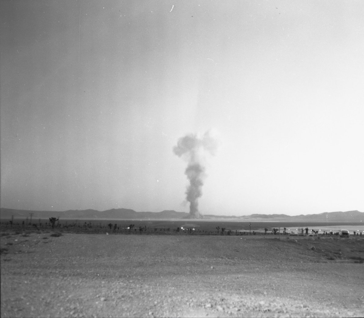 atomicarchive's tweet photo. «Charleston» nuclear test, 12 kilotons, air burst (balloon) 460 m, Nevada Test Site, 6:00 a.m. September 28, 1957. https://t.co/QSkDh1o3lF