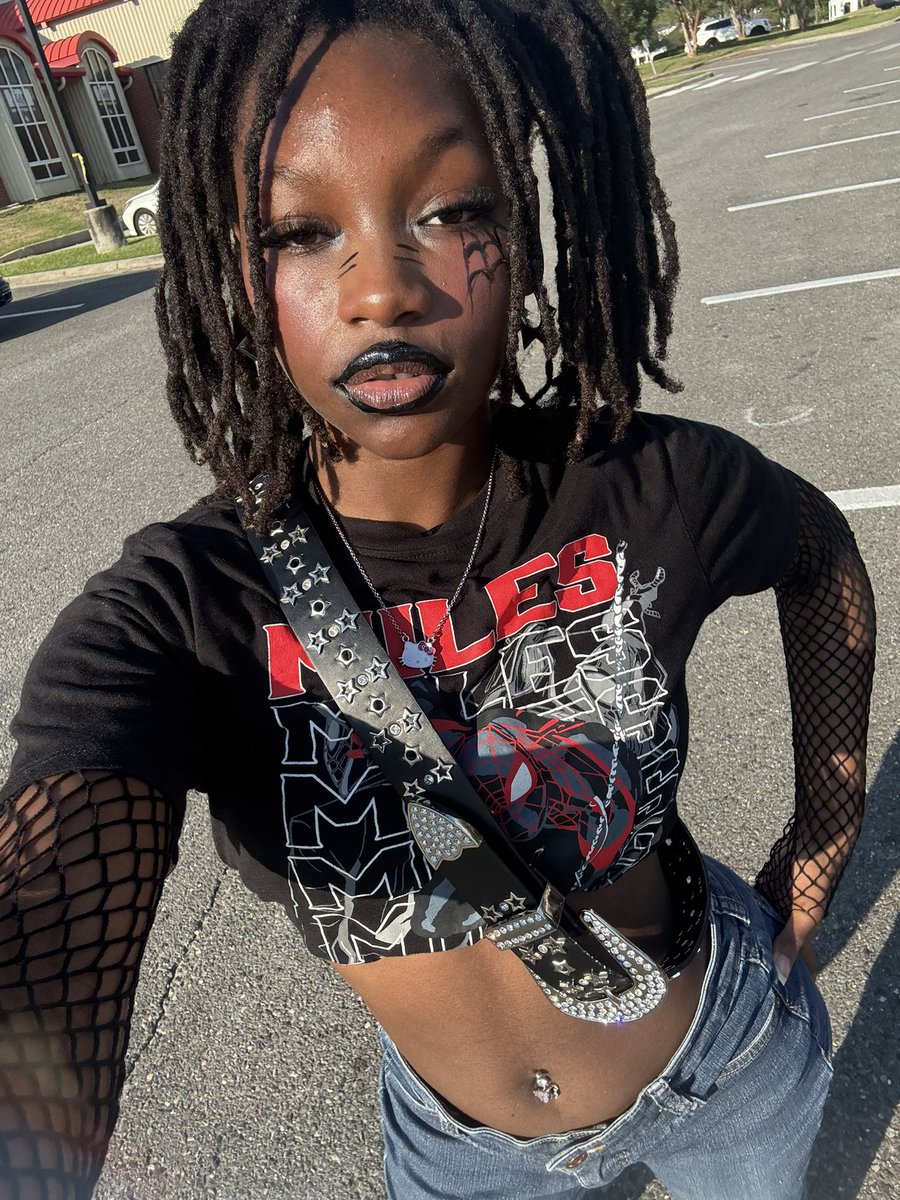 Bootbabybray's tweet photo. Spider Bite🕸️👻https://t.co/Wfb0IT1gSb https://t.co/XuCqk2keSy