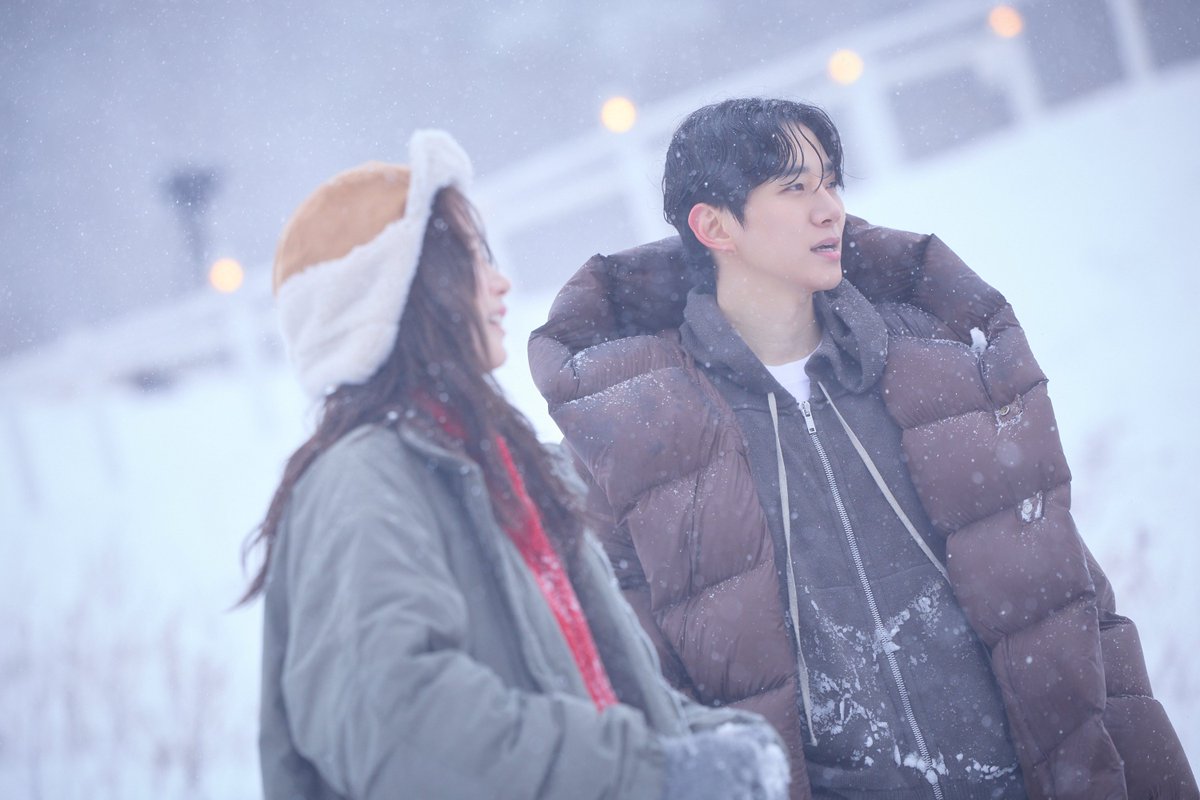 NetflixKR's tweet photo. 겨울 쿨톤 말고 기안 쿨톤. 안색부터 달라지는 대관령 매직

<대환장 기안장> 시즌2, 2주 차 체크인 오늘 오후 5시부터 시작합니다. 오직 넷플릭스에서. https://t.co/ZhE3oPnC6l