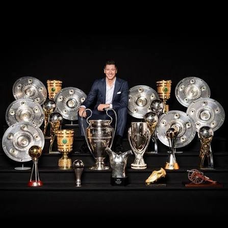 Anthony43876980's tweet photo. @PedrinhoFCB__ Me recuerda a cierto jugador hormonado que le robó a este crack https://t.co/OskR0mtf6b