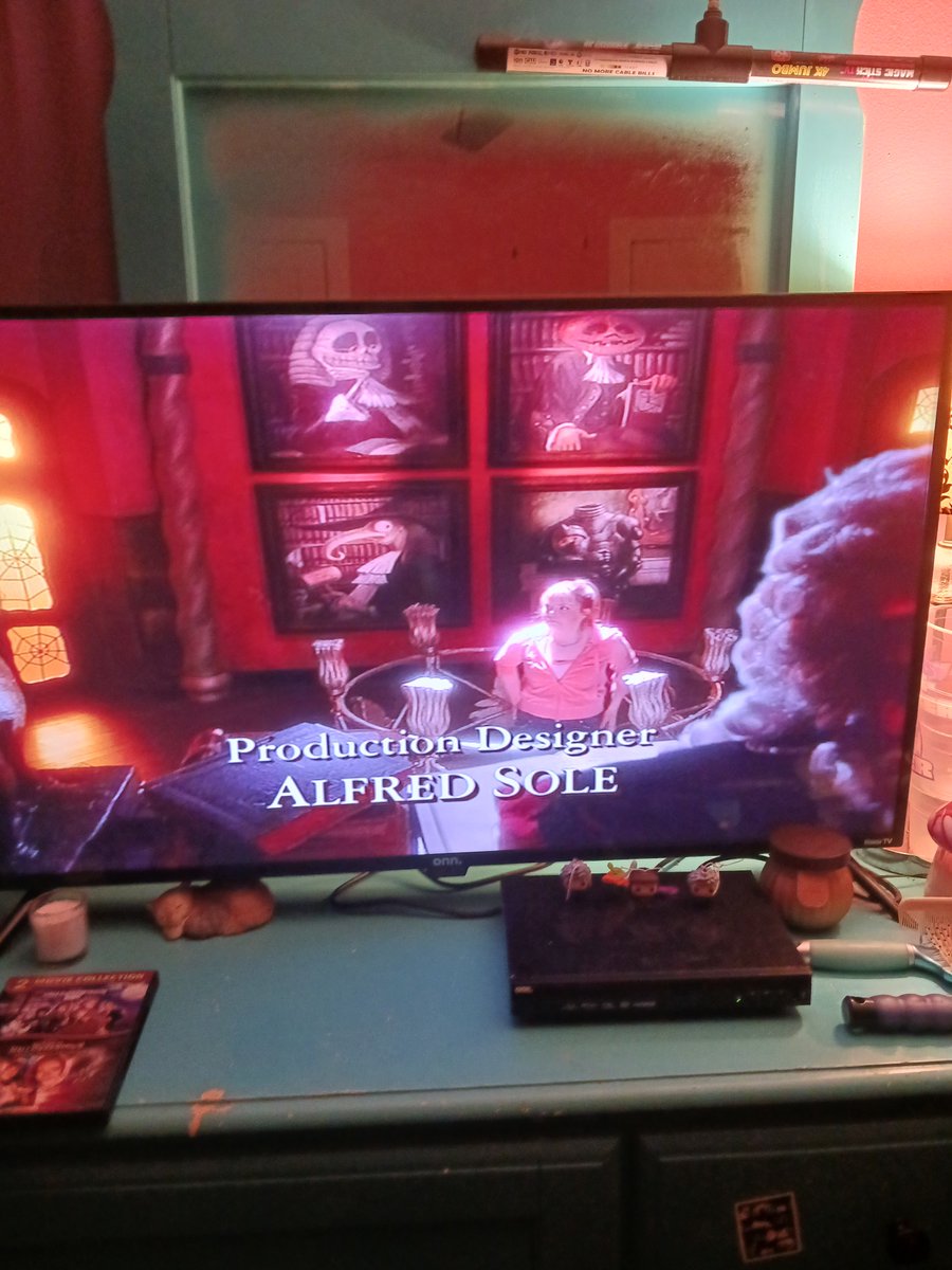 CozyBookDragon's tweet photo. I'm currently watching Halloweentown High on Disney DVD! https://t.co/3LpMDmzhrd