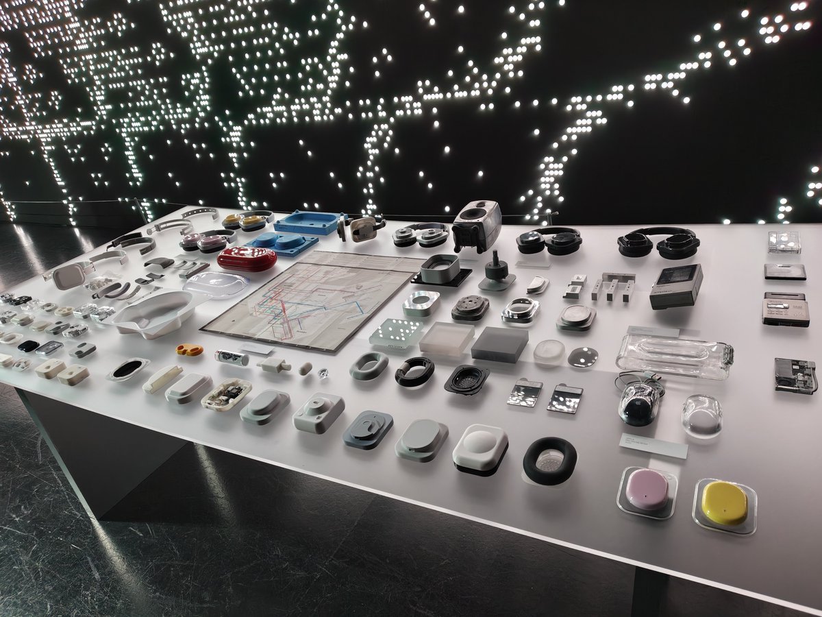 Antonio_Luis's tweet photo. And we're live from The Big Nothing. NYC!!! I love this display! https://t.co/3ZJAVAsrUA