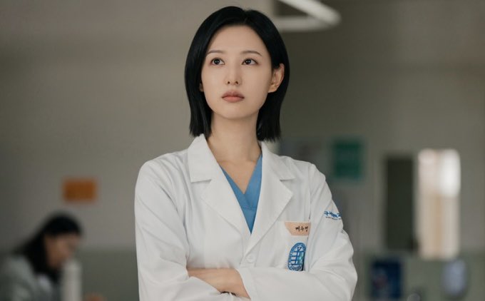kjwbase's tweet photo. Still cuts of #DoctorX, starring #KimJiwon, premiering October 9. https://t.co/1sibElXMpO