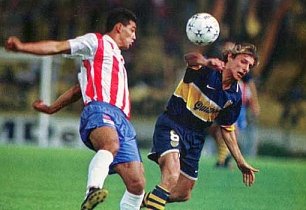 Insfranglz's tweet photo. La Albirroja ante clubes 🇵🇾🔥:

1910: Paraguay 1-5 Hercules de Corrientes 🇦🇷 

1924: Boca Juniors 🇦🇷 0-0 Paraguay 

1924: Boca Juniors 🇦🇷 3-1 Paraguay 

1933: Paraguay 3-0 Nacional 🇺🇾

1965: Paraguay 2-1 Ferro Carril Oeste 🇦🇷

1965: Paraguay 1-4 Nacional 🇺🇾

1972: Paraguay 2-1 Boca Juniors 🇦🇷

1973: Paraguay 0-0 Nacional 🇺🇾

1981: Paraguay 2-5 NY Cosmos 🇺🇸

1989: Paraguay 2-3 Nacional 🇺🇾

1993: Paraguay 0-0 Boca Juniors 🇦🇷

1996: Boca Juniors 🇦🇷0-0 Paraguay 

1996: Paraguay 3-1 Real Madrid 🇪🇸

2011: América 🇲🇽 0-0 Paraguay

2014: Paraguay 2-0 Nacional 🇵🇾

2026: NY Red Bulls 🇺🇸v. Paraguay próximamente.

El partido entre Paraguay y Hércules de Corrientes tiene mucha historia detrás, si quieren les traigo también esa historia y sus datos correspondientes 🫡.