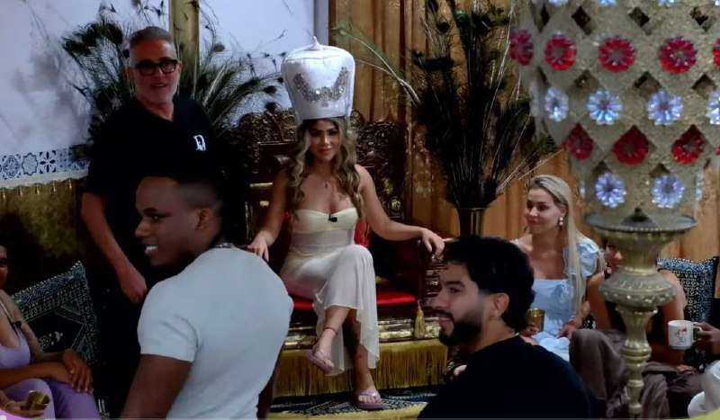 latelevidenteco's tweet photo. @alexatorrexx llevando de nuevo el reality en los hombros, pasarse asi!!  @ElSultanatoofic https://t.co/1EEWq8DwoO