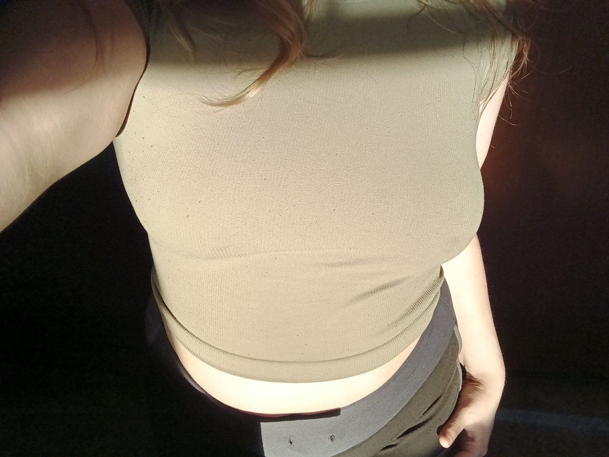 SleepyheadPupp's tweet photo. Looking directly into the sun isn't great for a migraine, btw https://t.co/eGbfuZWoZa