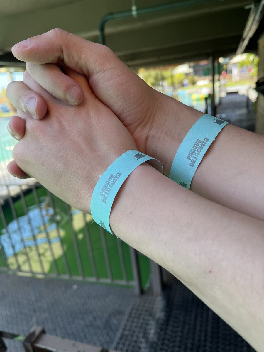 ZylyTheFox's tweet photo. I dropped my boyfriend at the airport today so that he could go back home. I can’t describe how sad I am, and how much I will miss him. I hope I can see you again this summer.

I love you much @AlexiW0lf thanks for showing me I could love again 🧡 https://t.co/EK6iFCfb5o