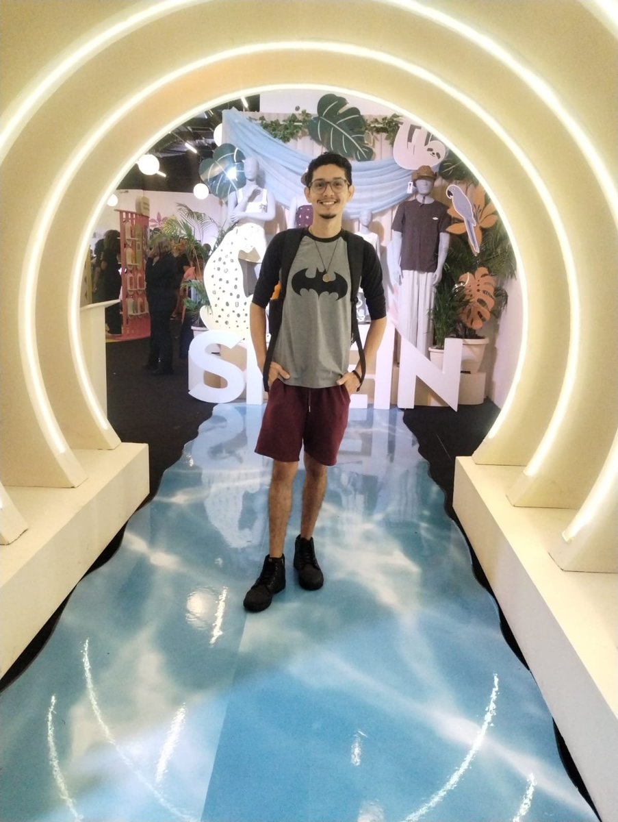 Flert_Mild's tweet photo. As vezes me sinto um adolescente.

Ps: sou um adulto funcional 

#shein https://t.co/sZj29naeq6