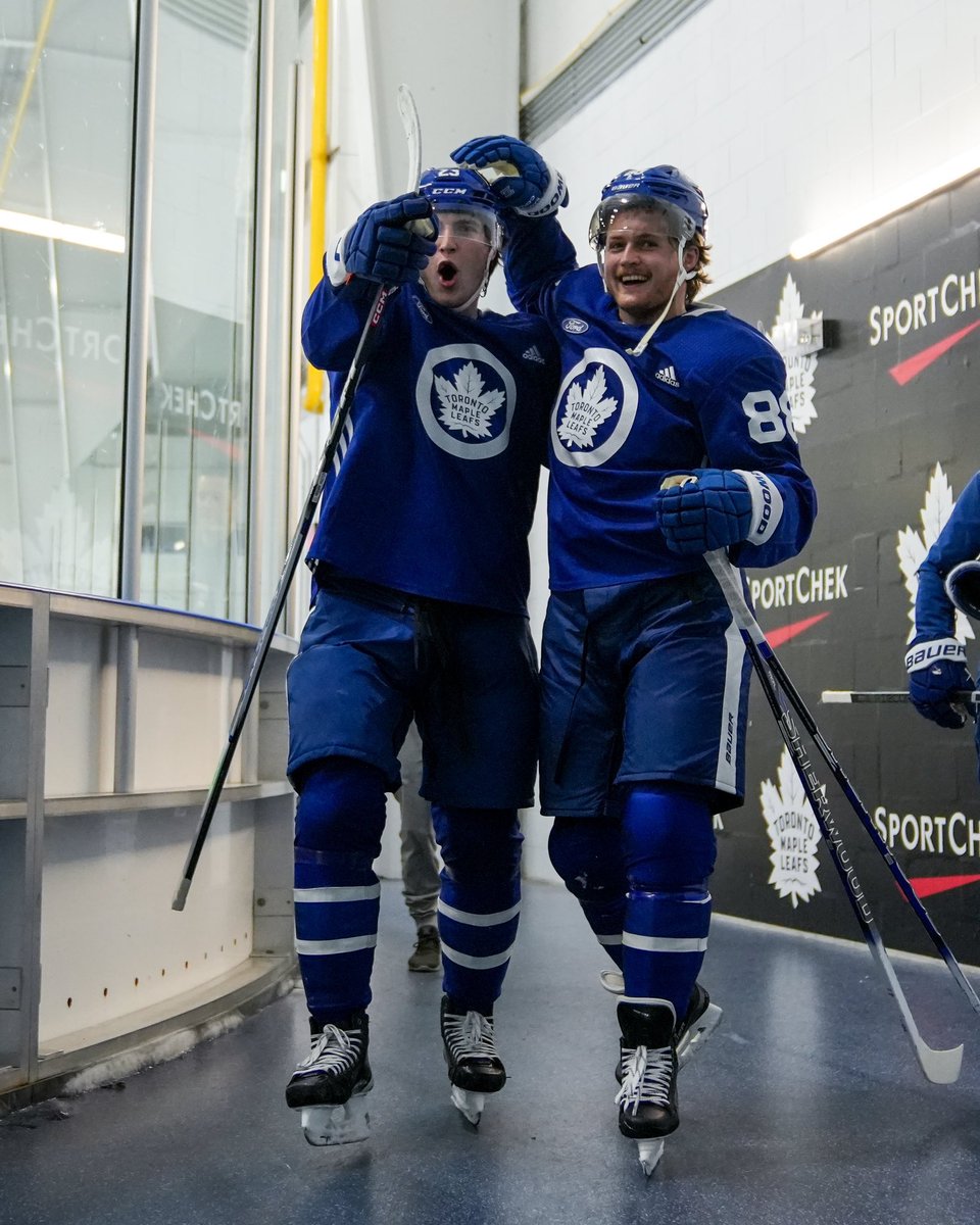 alltwoghosts's tweet photo. 2388 you will always be my favorite leafs duo https://t.co/b1EB4NurfT