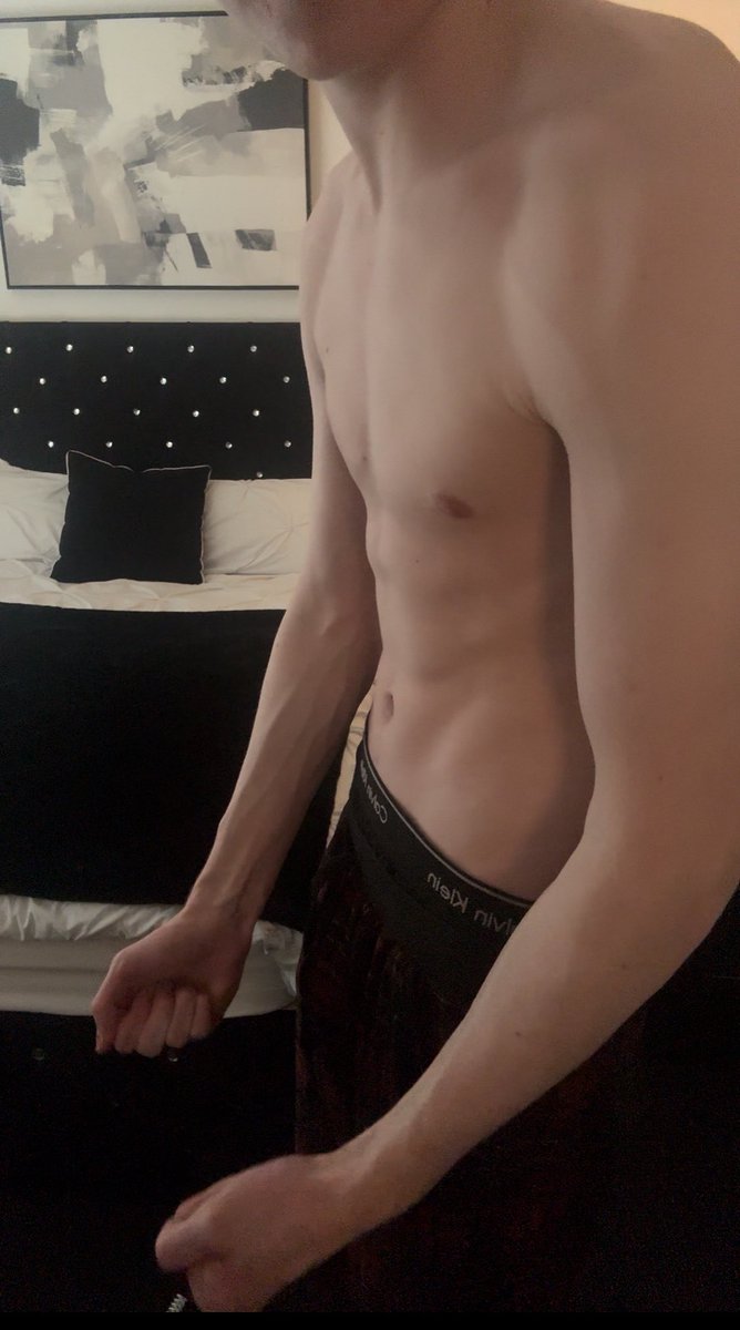 noxxluxe_'s tweet photo. How I look when the DL man wants to fuck whilst his gf is at home https://t.co/5nYi50Kbzt