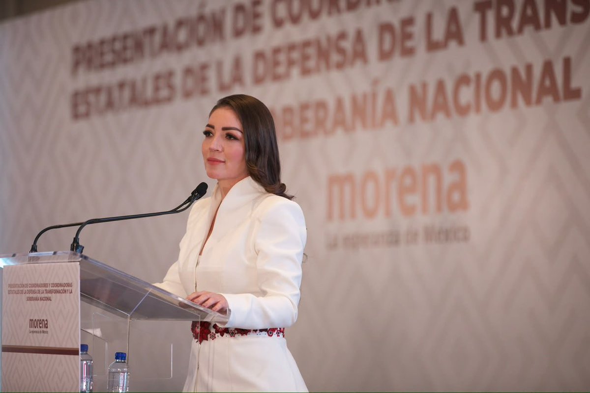 A_MontielR's tweet photo. En #Nayarit, por decisión de la Comisión de Elecciones y atendiendo el principio de paridad, @JasminBugarin será nuestra Coordinadora Estatal de la Defensa de la Transformación y la Soberanía Nacional. 🇲🇽

Una mujer con trayectoria y cercanía con las comunidades de su estado, que asume esta responsabilidad con unidad y convicción.

¡Enhorabuena, Jasmine! 

#UnidosPorLaTransformación