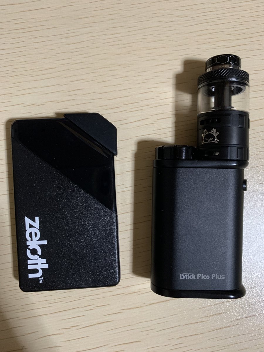 777_pinrama_777's tweet photo. @Zeloth_jp さんのキャンペーンに当選した商品が届きました！
さっそく吸ってみたら本当に煙が出なくてビックリw
普段使ってるmodより軽くて薄いし煙も出ないし外出用はこっちでもいいかも https://t.co/cuVaawrMP4