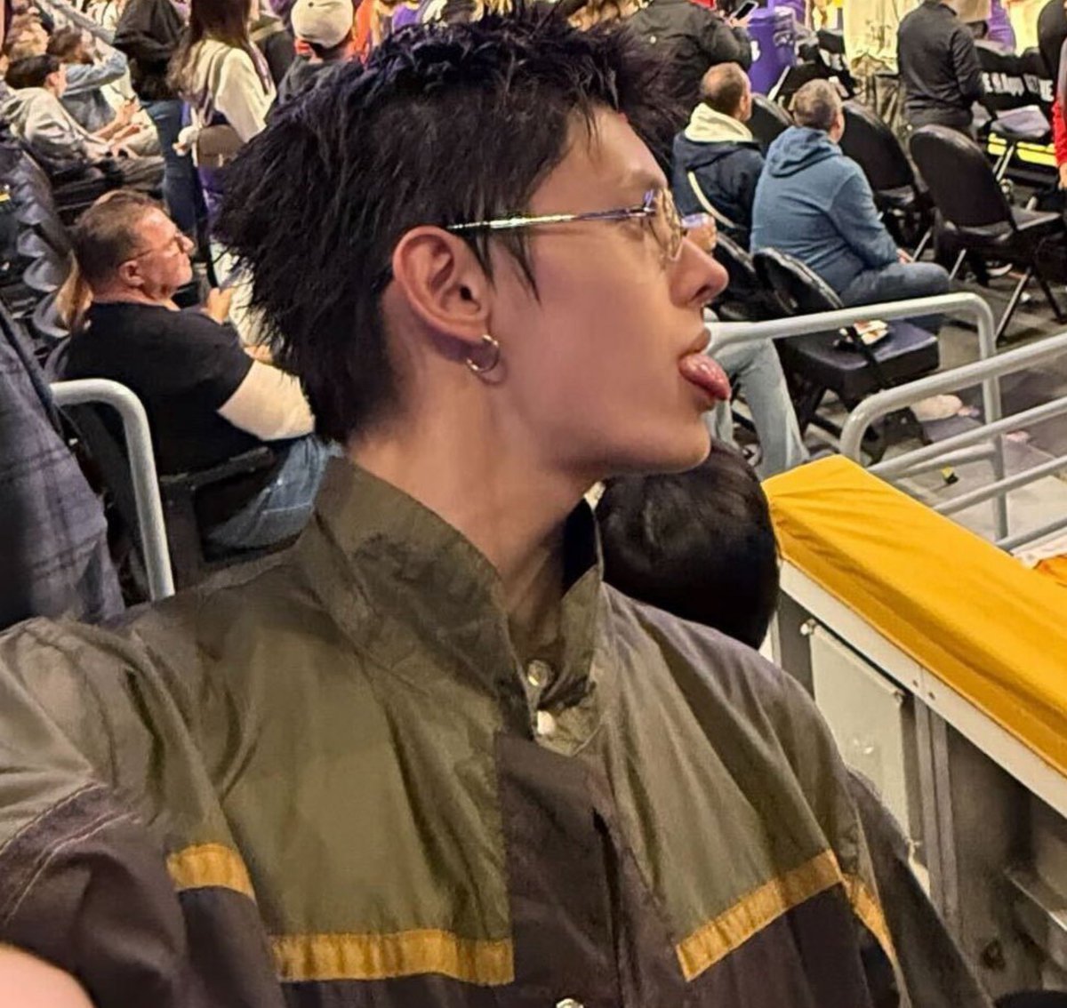 withcortis4life's tweet photo. james please never stop wearing glasses https://t.co/zCfFWuz7kU