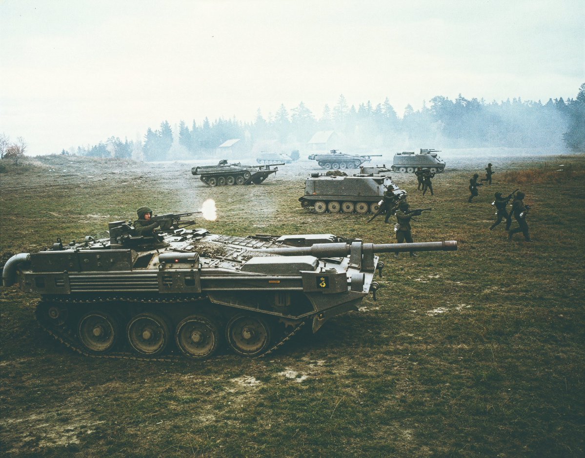 PANZER_argonaut's tweet photo. ＃Ｓタンク　本日発売です
「これぞ未来戦車の決定版！？」
「砲塔も無い。そもそも戦車なのか？」
「自走砲？突撃砲？」
結局後に続く系譜はありませんでした。
Sタンクの元大隊長の証言は貴重です。
お求めはECサイトから👇
https://t.co/gqXRKNoN8k https://t.co/xAMVkTVr9c