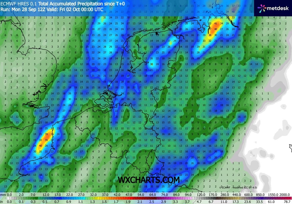 Roodescho1's tweet photo. Morgen in de loop de middag avond en nacht naar donderdag buien met kans op #onweer https://t.co/HuqiA80rdW