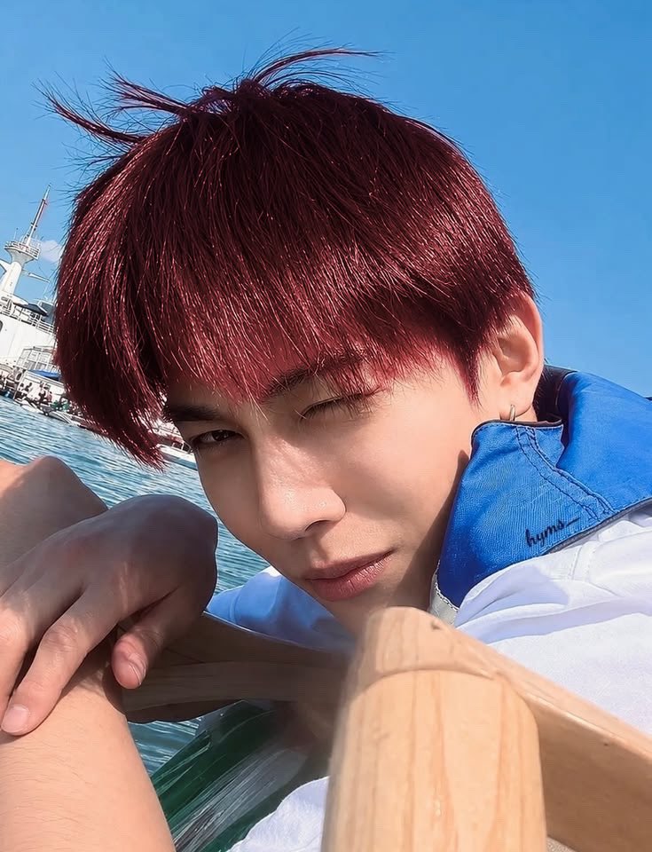dearlyryul's tweet photo. okay but hear me out😂 https://t.co/0zkUf2mqCL