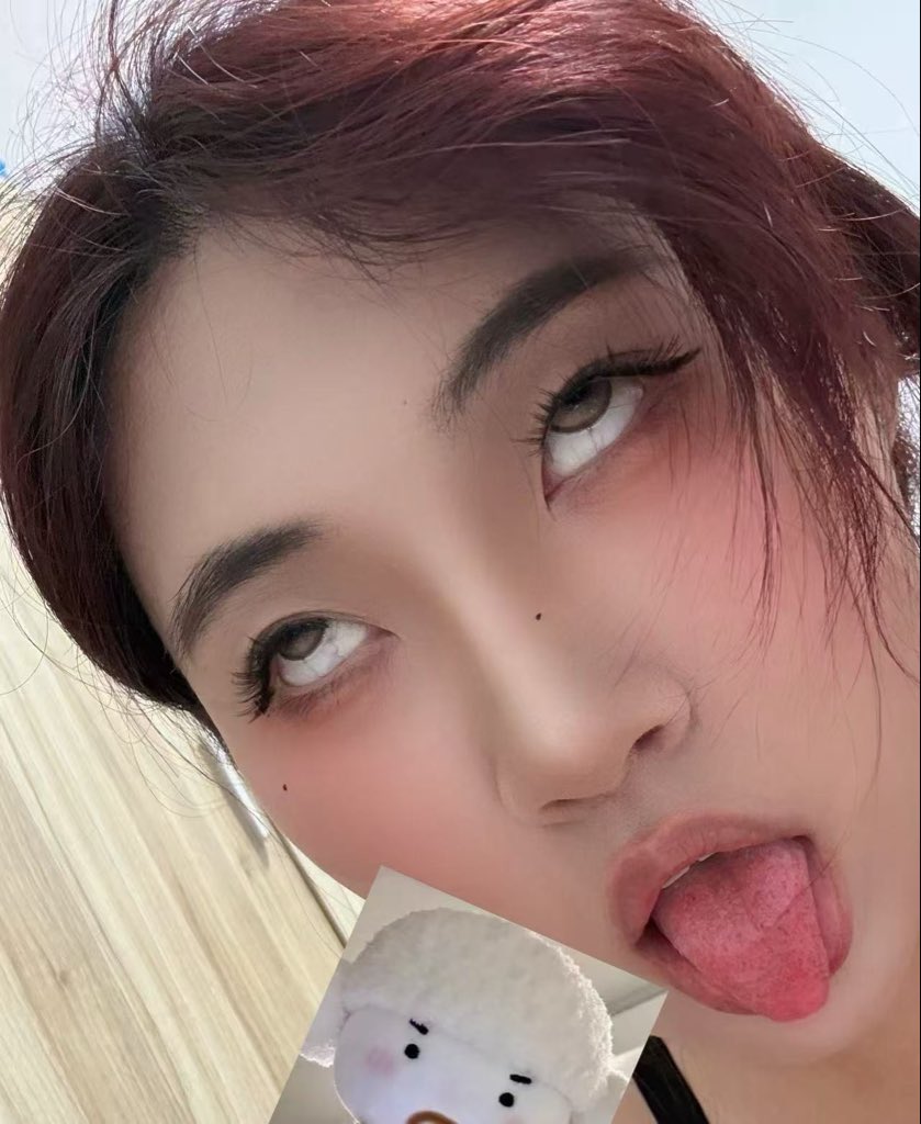 Rickyade030's tweet photo. 有没有爸爸喜欢榨精脸呀qaq #母狗 #反差 #女大 #肉便器 https://t.co/vmrzrS5FQL