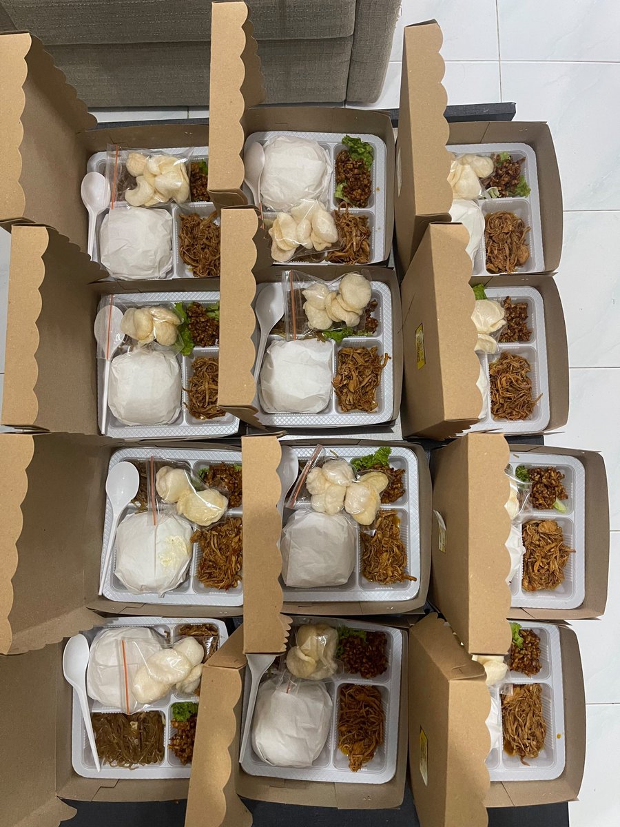 AndyHusky666's tweet photo. Halo Gaez 😇🙏 buat kawan2 yang domisili di Jogja, sekarang Mamaku ready masak untuk catering. Berikut untuk price list paket beserta menu mingguannya [FREE ONGKIR]

*Foto keempat contohnya aja yha 😬👍 bagi yg berminat mari silahkan diorder https://t.co/pFXw2on2SO