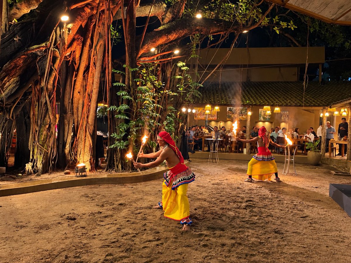 glsandun's tweet photo. A memorable welcome dinner at Nuga Gama after Day 1 of the 49th ADFIAP Annual Meetings Sri Lankan cuisine, culture and a traditional martial arts display. An honor to share the evening with ADFIAP and DFCC Bank leaders. 🇱🇰🤝 #ADFIAP #SriLanka @ADFIAP @dfcclk https://t.co/30Yu1O7UGJ
