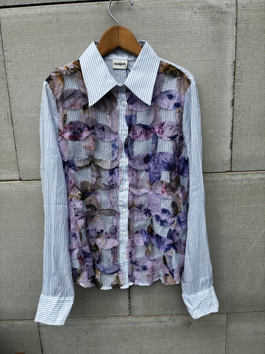SukeSun310's tweet photo. 続きはyoutubeをご覧下さい〜🎵
https://t.co/9D84nOuhl7
#desigual 
#shirt 
#青系
#ヒラヒラ 
#かわいい 
#中国製 https://t.co/tkAkI053VA