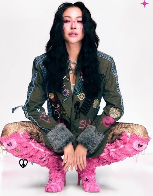 lilyseraa's tweet photo. the face, the hair, the whole look… wow

#fayeperaya https://t.co/oZtMTBJ2gR