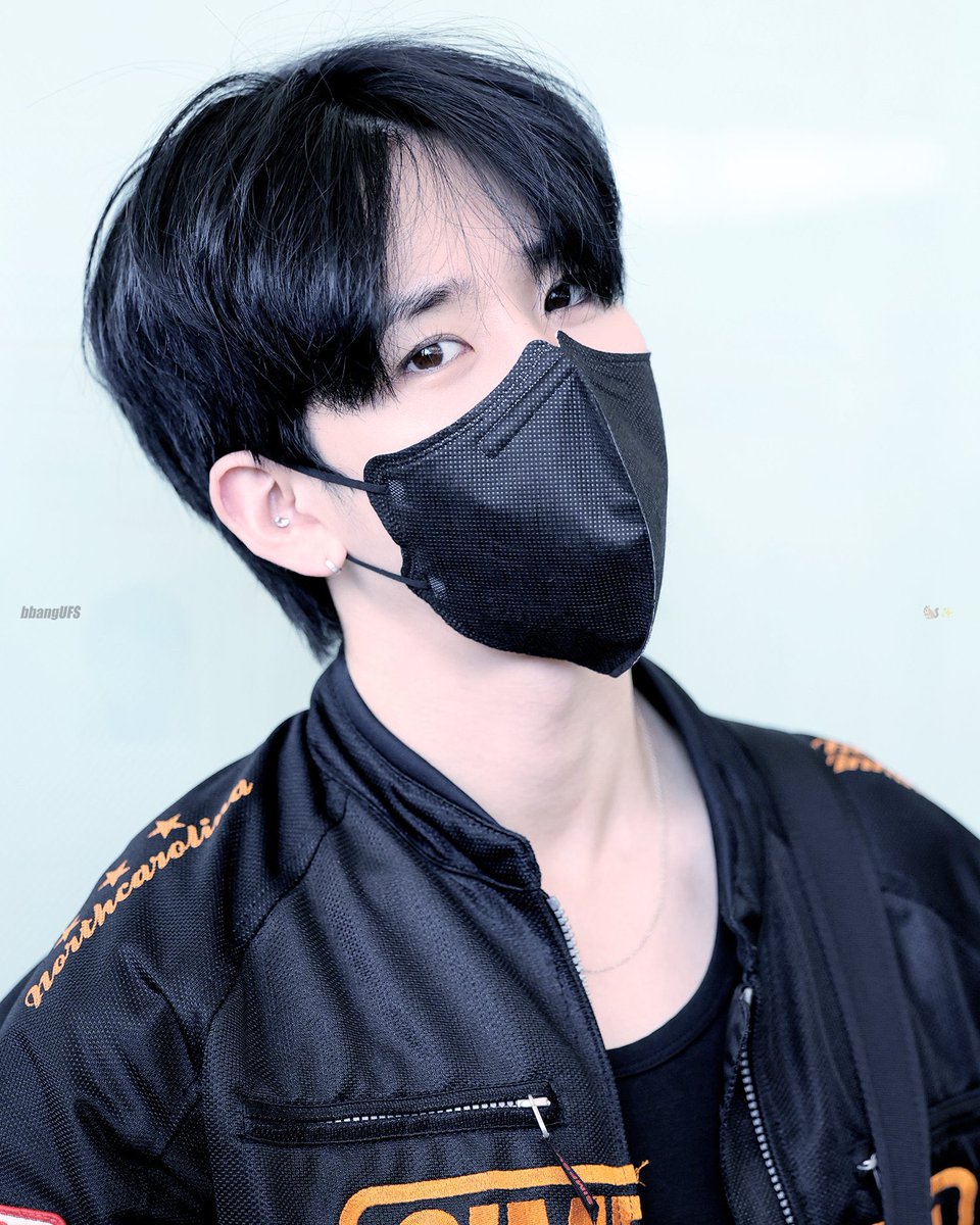 bbanggchuu's tweet photo. หล่อจัง 🏁 https://t.co/oquVGeOvqV