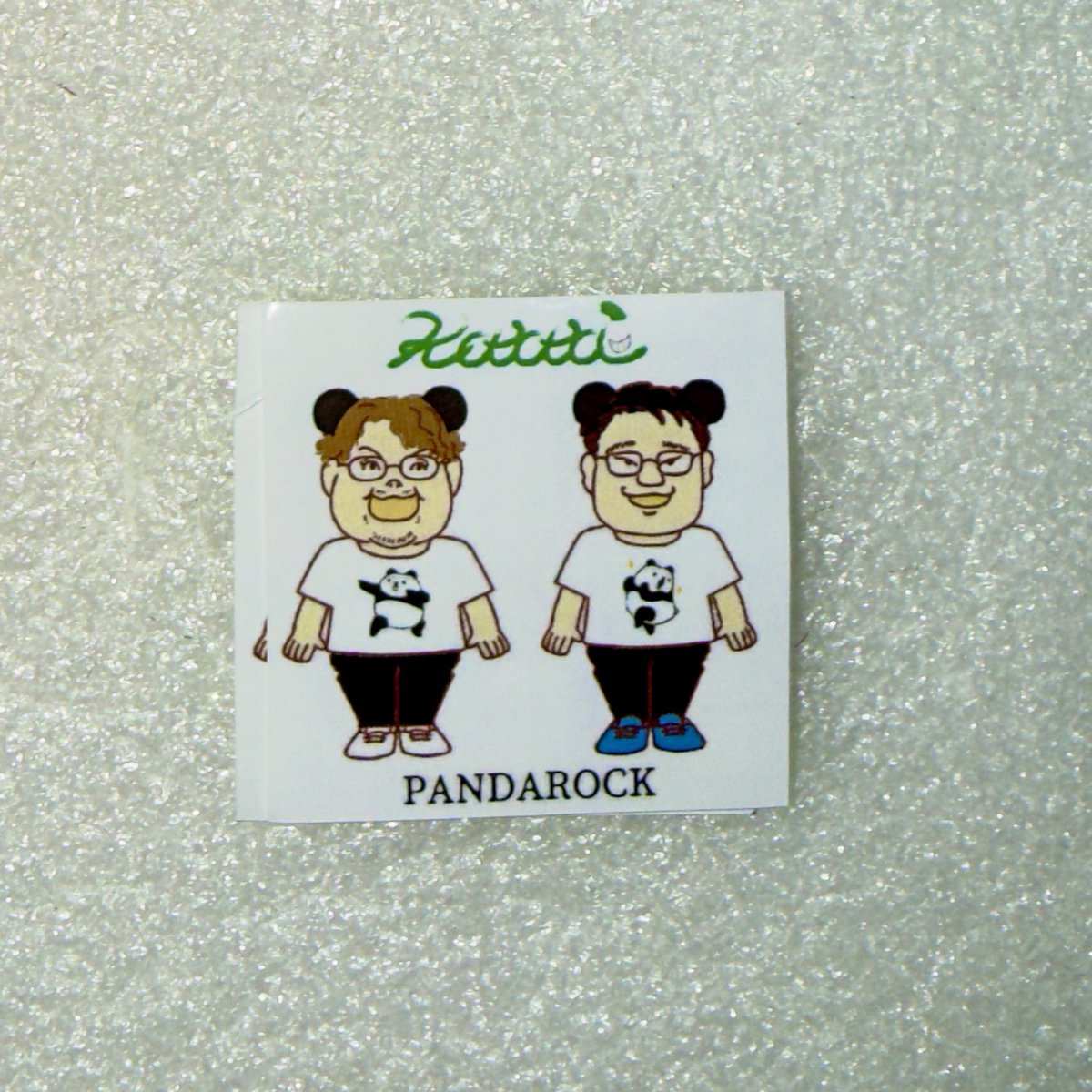 ace_yamato's tweet photo. #大熊猫音楽祭PandaRock #9/22  

最後は #kototoi さん。
今回はサポートに4名を迎えた6名体制で。

相変わらずの面白掛け合いで笑いを振りまきつつ、
ꉂ🤣𐤔
素敵なオリジナル曲やカバー曲を披露されて、会場を楽しませて下さってました。
（ボーカル2人の🐼化シール♡付） https://t.co/JUP178j4Wk