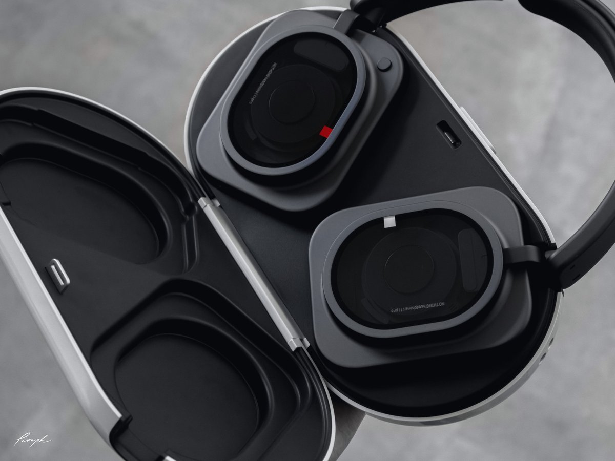 Paraph14's tweet photo. 本日発表されたNOTHINGのハイエンドモデル『Headphone (1) Pro』を数日試用させてもらってるんだけど、着実に音も良くなっていて心地がいい。
ガラスと金属の質感もハイエンドに相応しい上質な印象に仕上がってる。

付属のケースはやや重たいし充電機能は無いが、ユニークな見た目で結構好き。
#PR https://t.co/HUlvrSqKYX