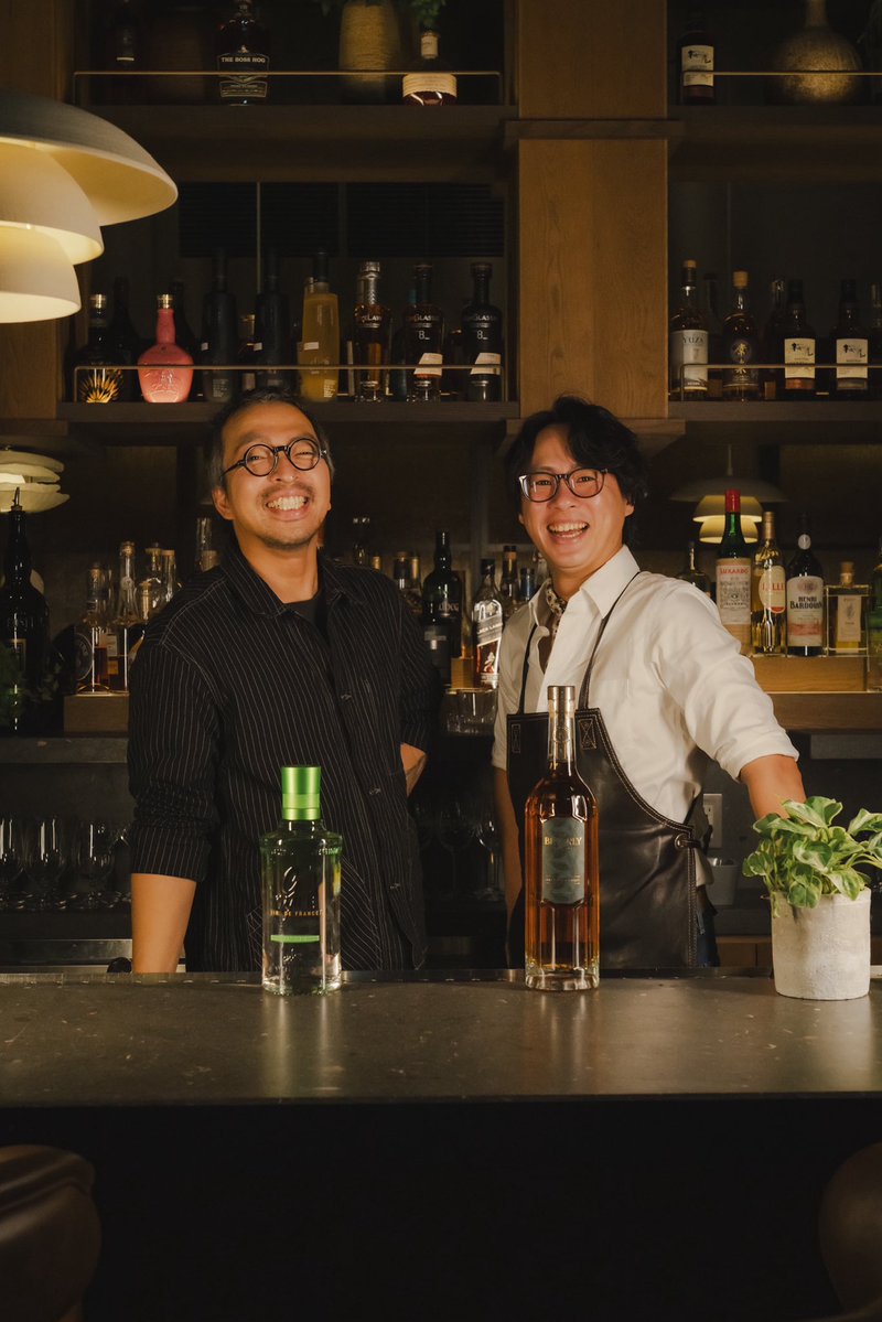 BibleClub_Fuji's tweet photo. 素敵な写真は@s_kobari さんが撮ってくれました。
先日のOne Hotel Tokyoさんでのゲストシフト。
Bar Nayutaの @Hiro1e72 さんと久々にふたりで。
弾丸東京だったけど楽しかった！！ https://t.co/BEGNp5TQ9y