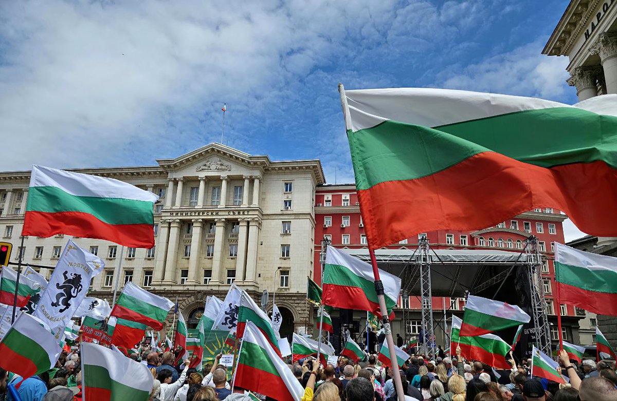 1970Je1's tweet photo. I am Bulgarian; the EU 🇪🇺 is my enemy. https://t.co/MoSX5Urk9G