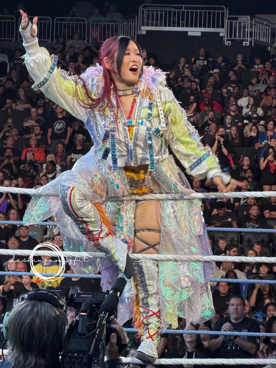 _dashingxmizfit's tweet photo. .@Iyo_SkyWWE is so photogenic 😌🫶🏼 #WWERAW https://t.co/OPgMq15mkV