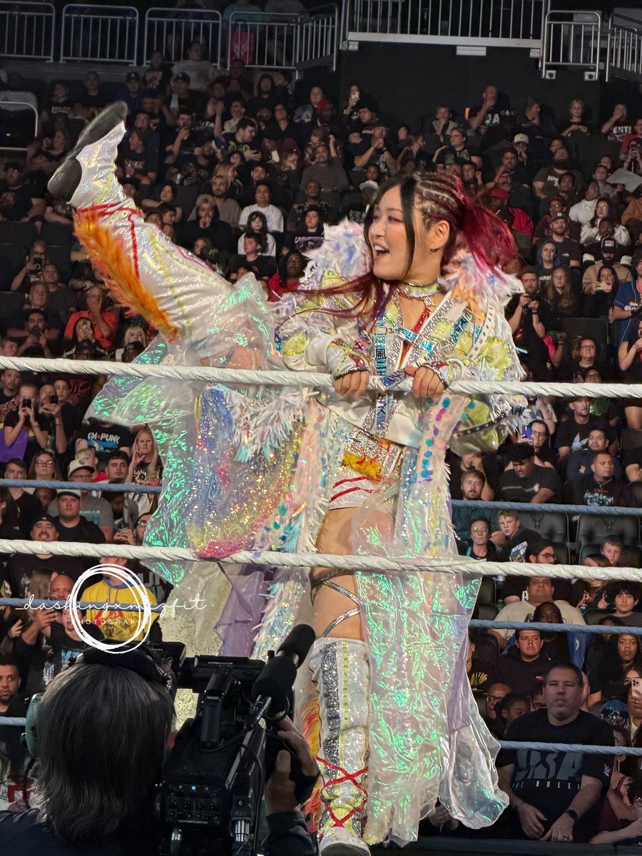 _dashingxmizfit's tweet photo. .@Iyo_SkyWWE is so photogenic 😌🫶🏼 #WWERAW https://t.co/OPgMq15mkV