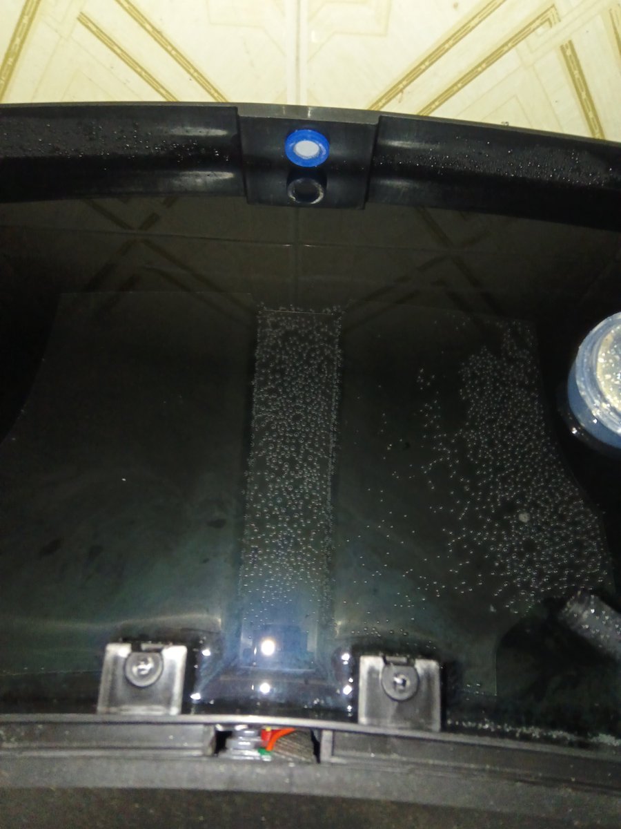 mohanavel_dr's tweet photo. #plasticleak #aquaguard #waterpurifier @EurekaforbesIN There has been a plastic smell coming from my Aquaguard purifier. Initially, I assumed it was because the purifier was new, but the smell continued for more than 2 months.I then checked inside the storage tank and was shocked https://t.co/CvvsXeAcdI