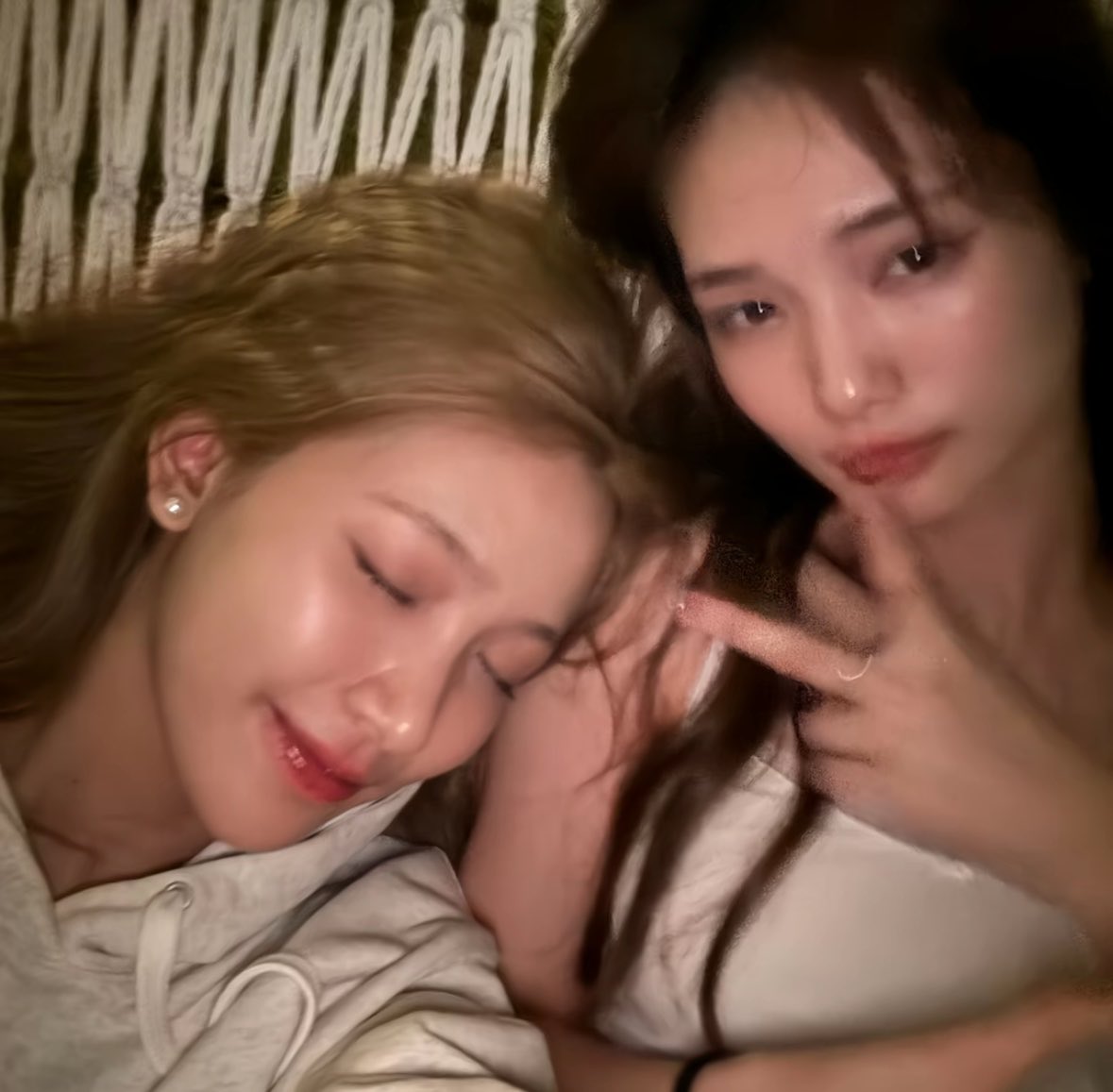 yiboply's tweet photo. think it's so wonderful to have this photo, they look so good together, my piploy with jaoying, DUO SO AMAZING 😭😭😭
#PiployRR #jaoyng https://t.co/ugvo5imAYB