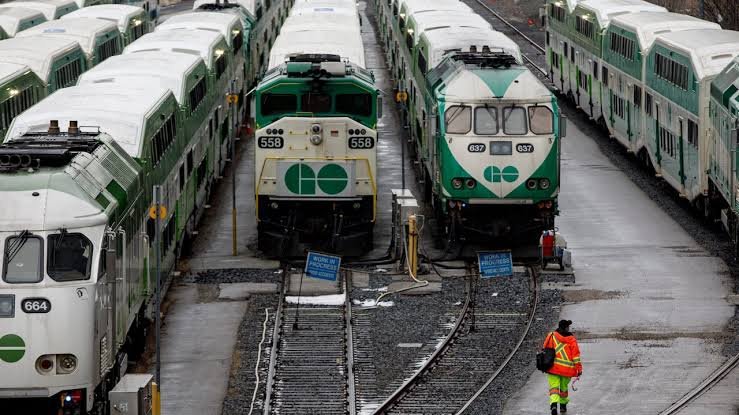 ker0senedream2's tweet photo. not to be biased or anything but canadian railway logos are so satisfying https://t.co/JV0Lz5S5VF