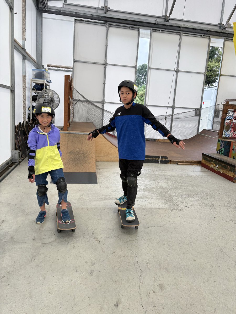 kasamasc's tweet photo. スケートボード体験会開催‼️
ムラサキパークかさまで今年２回目のスケボー体験会を開催しました🛹今回は、友部特別支援学校の生徒さんとご家族が参加😊家族みんなで楽しく体験していただきました‼️ https://t.co/l7ojIyhNP6