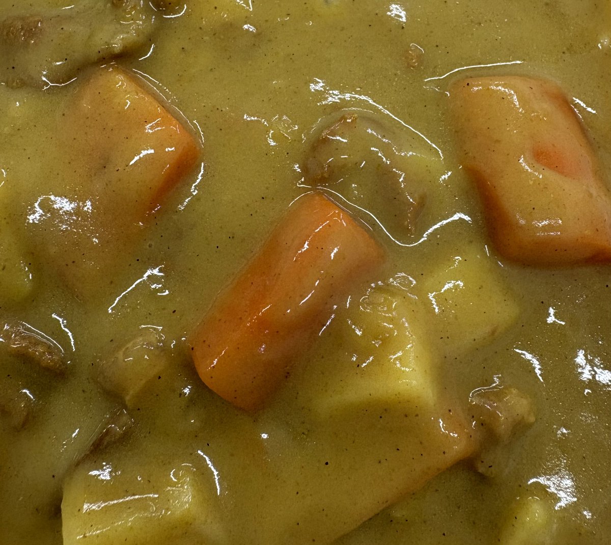 appleshoneys's tweet photo. 【本日のカレー　1193】
ライスカレーですよ
カレーライスじゃありません
懐かしの黄色いカレーをイメージしたハウスさんの昭和カレー🍛✨
これぞデロリアンいらずな一皿

#レトルトカレー https://t.co/dTXzJcJwdU