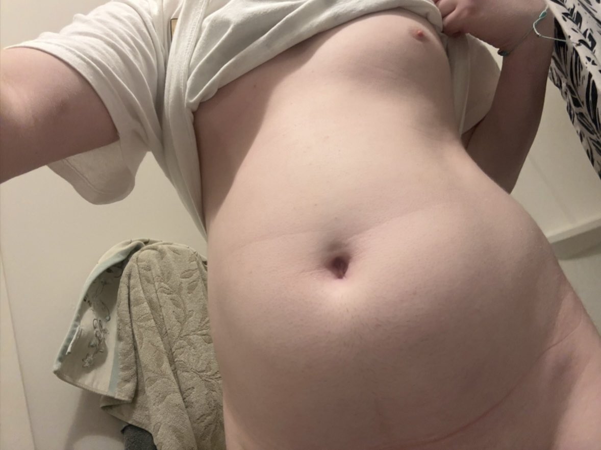glorgalshmorp's tweet photo. tummy tuesday! :333 https://t.co/BLymks1O40