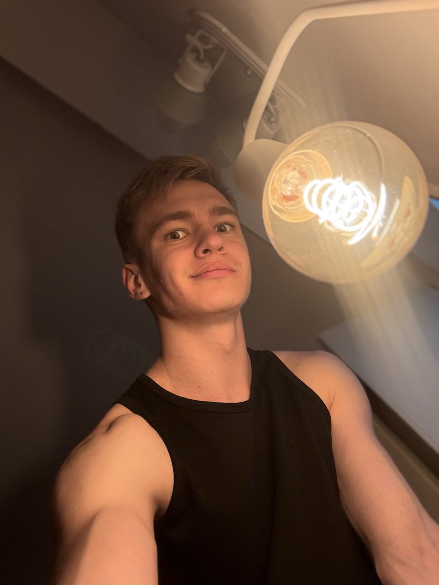 MiAuralgbt's tweet photo. The face/the gift🤘🏼🤓
#Twink https://t.co/7JgUkNGfjF