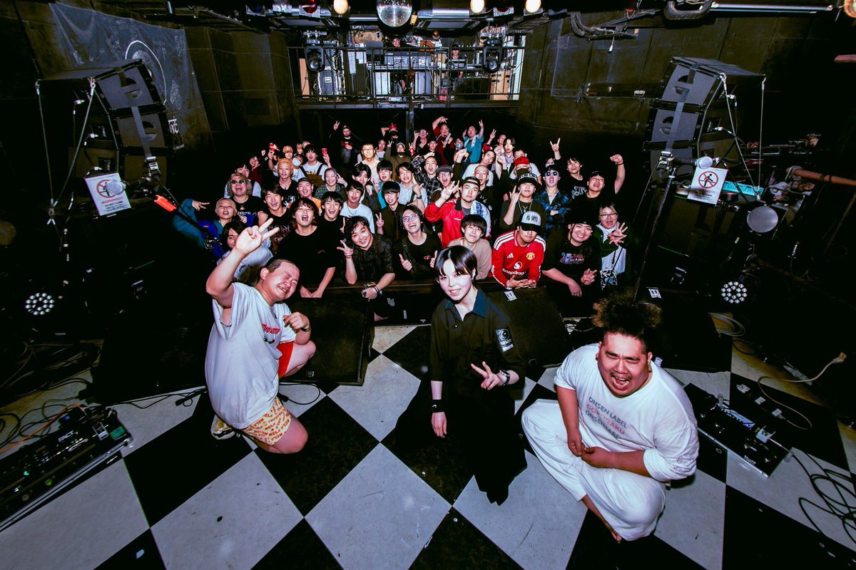 SMELLcapSMILE's tweet photo. 【おはようございます】
改めまして、
CIRCLE of SMILE GiG VOL.2に
お越しの皆様、足元の悪い中
ご来場誠に、ありがとうございました🙇♂️
俺らなら大丈夫、SMELL cap SMILEでした
Photo by @yoshun_raw
#スメスマ
#バンド
#COSG https://t.co/wj86jfTl4t