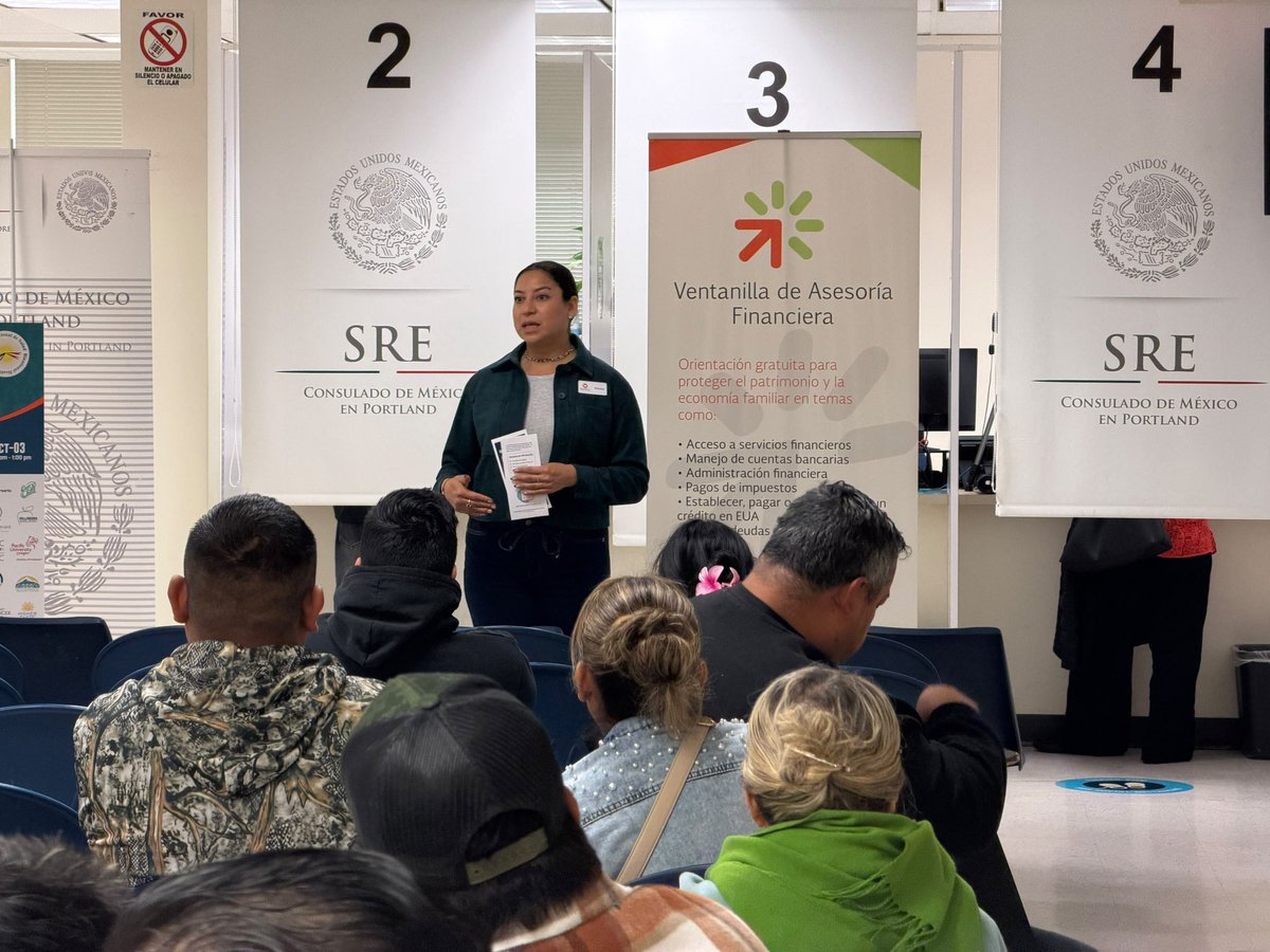 ConsulMexPot's tweet photo. Agradecemos a la #VDS 🩺 por compartir información sobre la #SBS2026 y los servicios que se brindarán durante la feria de salud en Hillsboro el 3 de octubre, y a nuestro aliado de la #VAF,  @PointWest_CU por informar sobre productos y herramientas financieras para la comunidad 🇲🇽 https://t.co/6tkdmj5LBx
